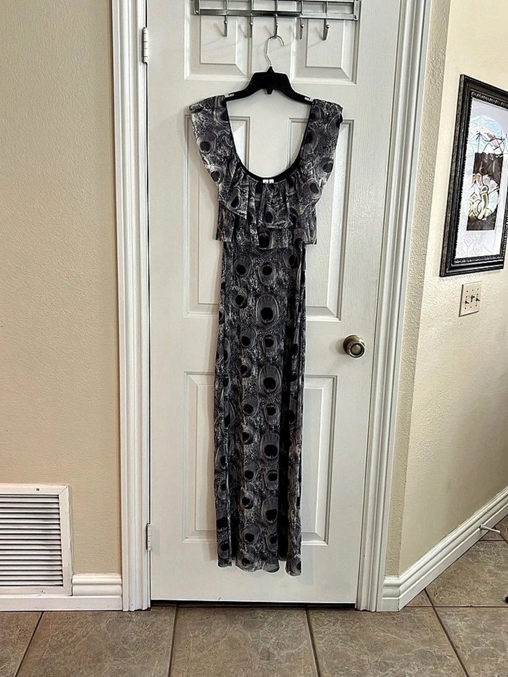 Sweet Pea Abstract Ruffle Maxi Dress in Gray & Black Size XS Like New